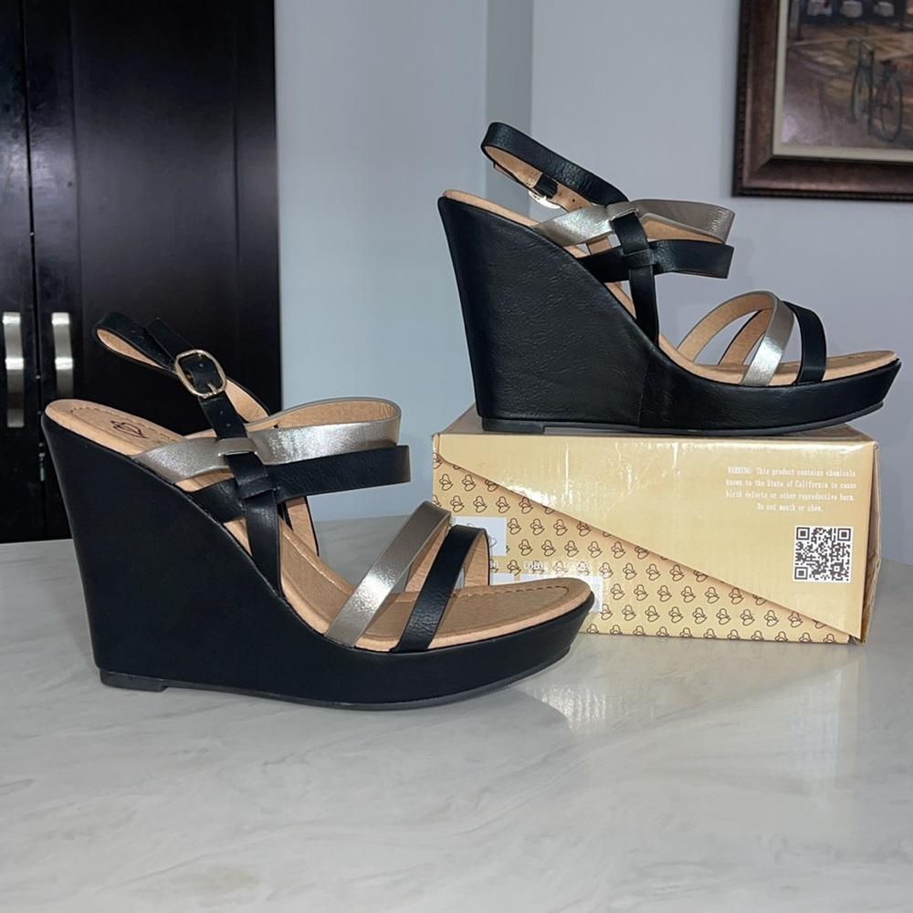 New! ✨ “DbDk Fashion” Black/ Silver Strap High Heel Wedges- Size 9- LAST PAIR!